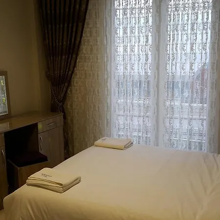 Airport Bed & Breakfast *