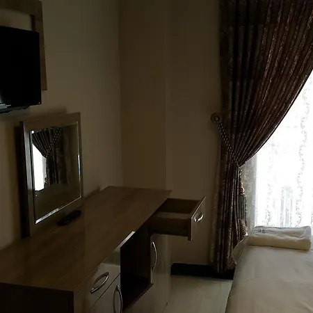 Airport Bed & Breakfast