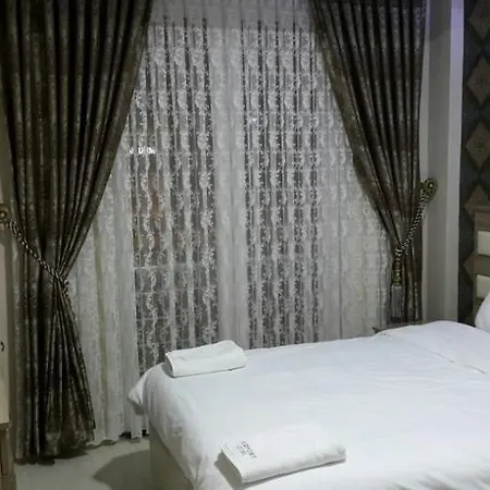 Airport Bed & Breakfast *