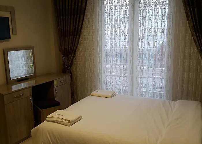 Airport Bed & Breakfast *